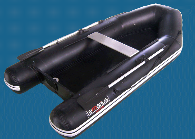 Bateau noir Lemarius Bateau noir Lemarius